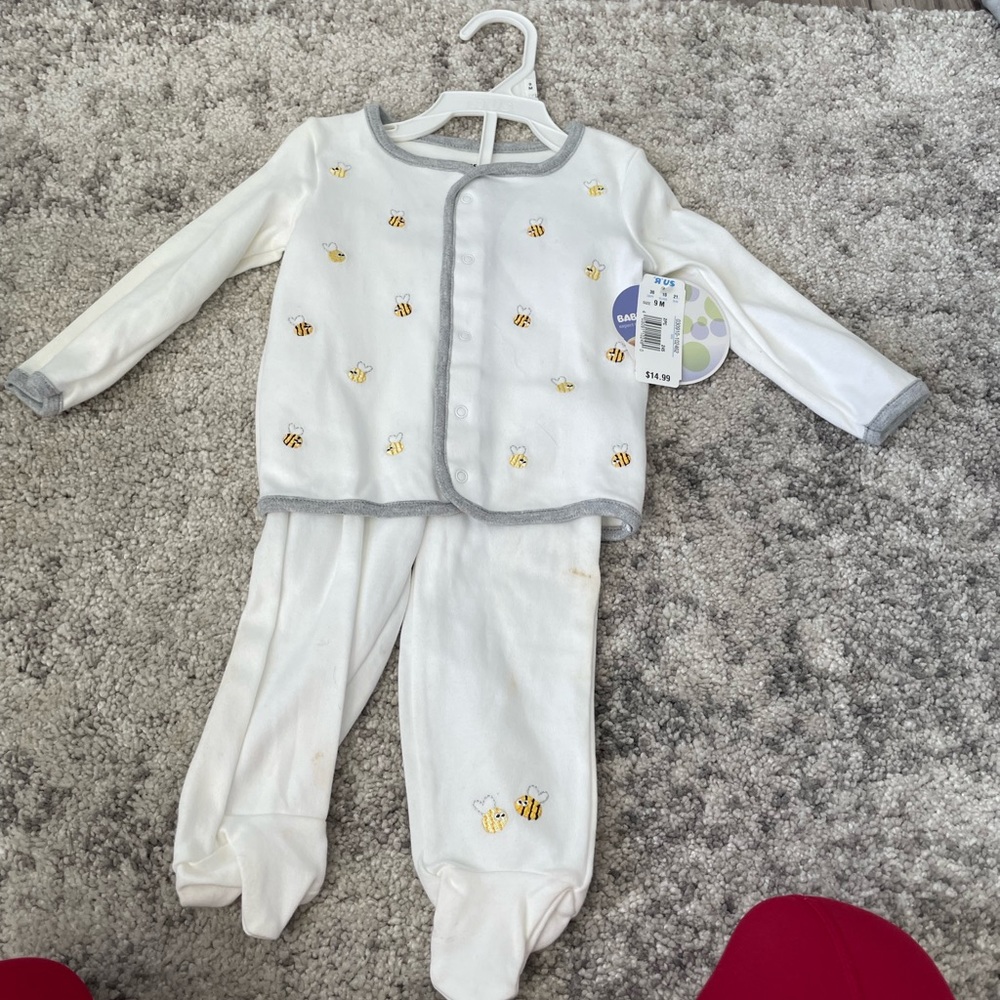 such a cute little pajama!! brand new and i love it!